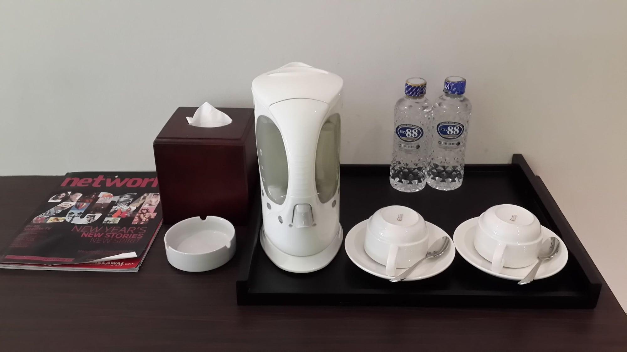 V Hotel Tebet Джакарта Екстер'єр фото