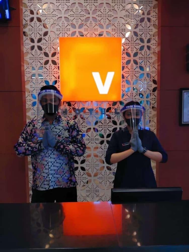 V Hotel Tebet Джакарта Екстер'єр фото