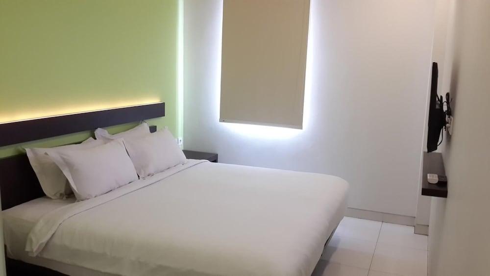 V Hotel Tebet Джакарта Екстер'єр фото