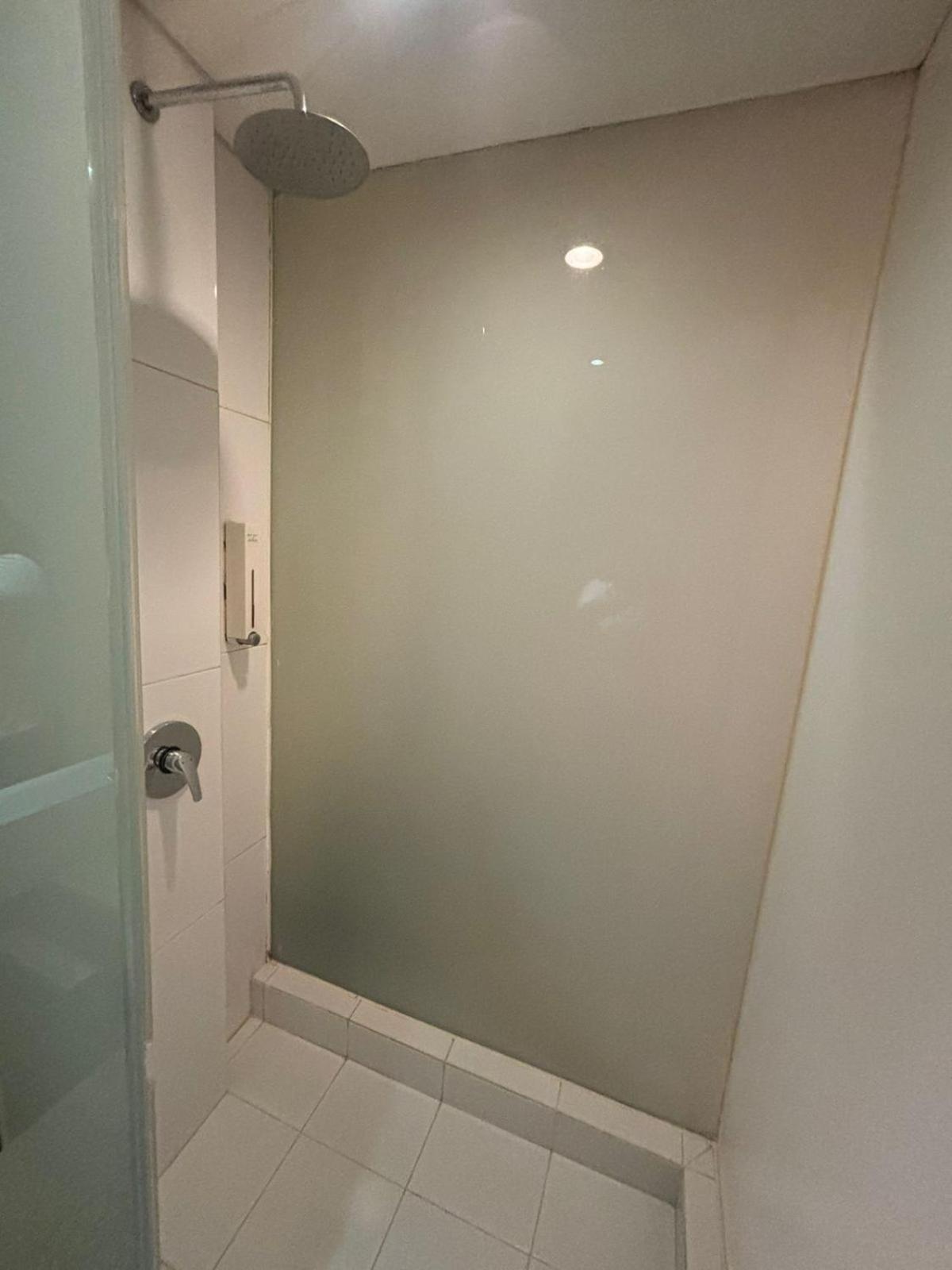 V Hotel Tebet Джакарта Екстер'єр фото