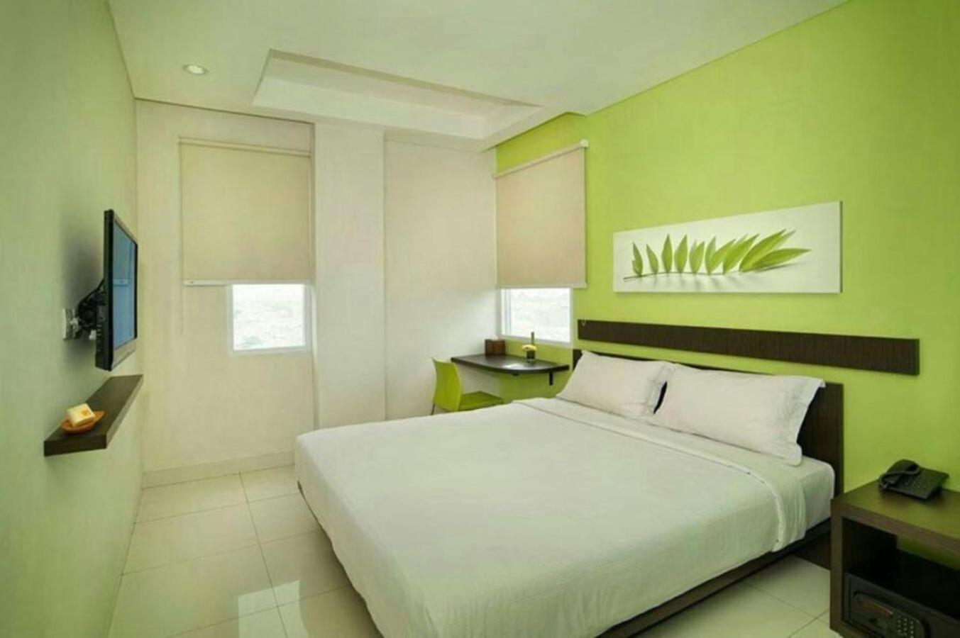 V Hotel Tebet Джакарта Екстер'єр фото