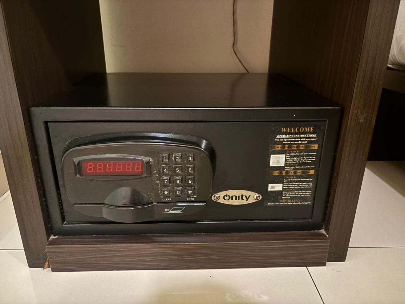 V Hotel Tebet Джакарта Екстер'єр фото