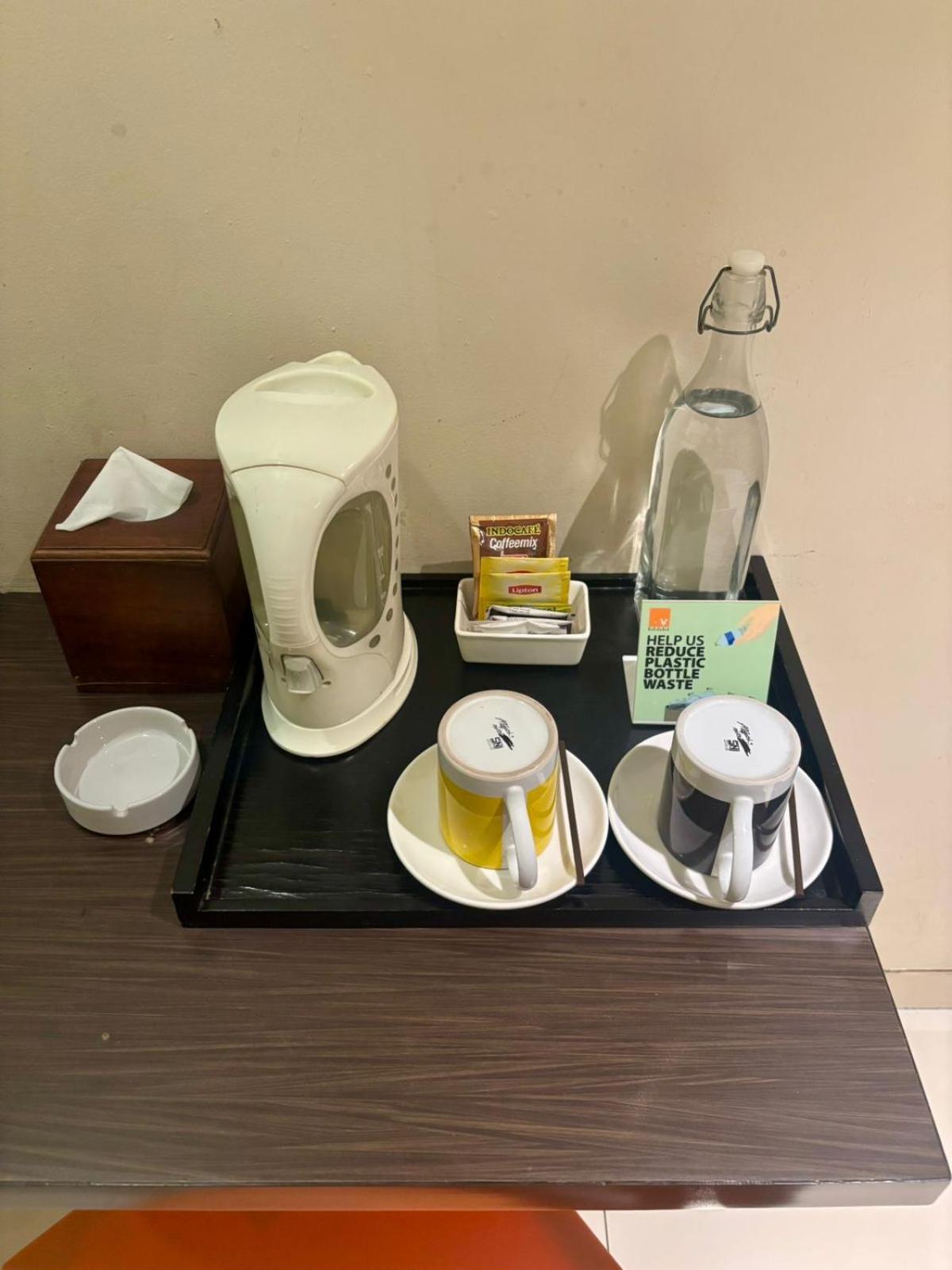 V Hotel Tebet Джакарта Екстер'єр фото
