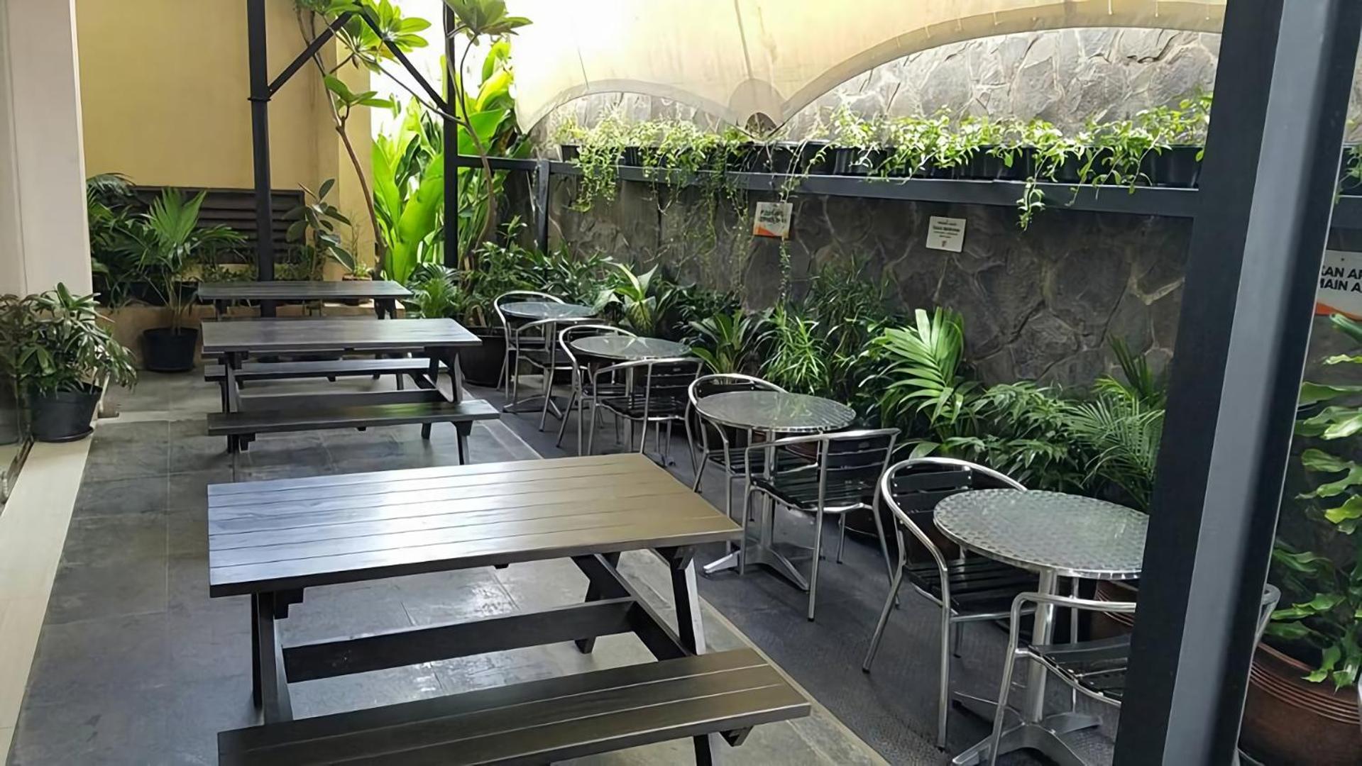 V Hotel Tebet Джакарта Екстер'єр фото